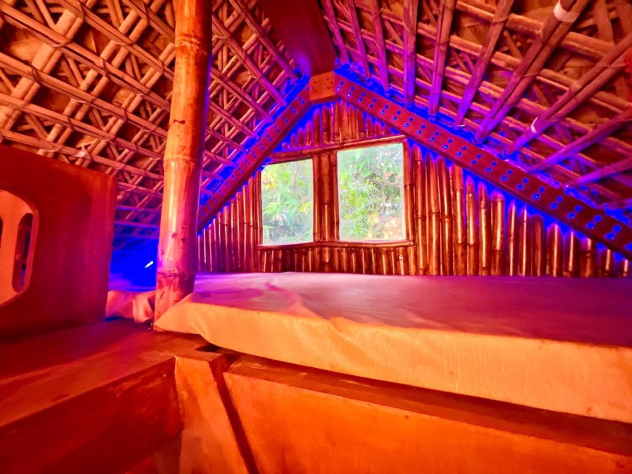 La Pahi Palace- Banquet And Resort Sakri East ภายนอก รูปภาพ